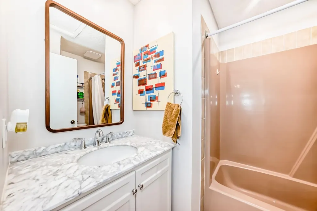 15 Hawkcliff Way NW Calgary AB T3G 2R8