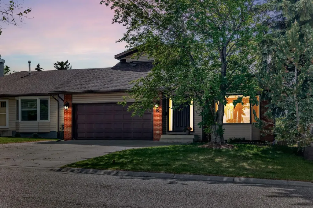 15 Hawkcliff Way NW Calgary AB T3G 2R8