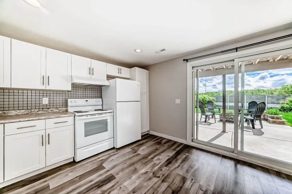 15 Hawkcliff Way NW Calgary AB T3G 2R8