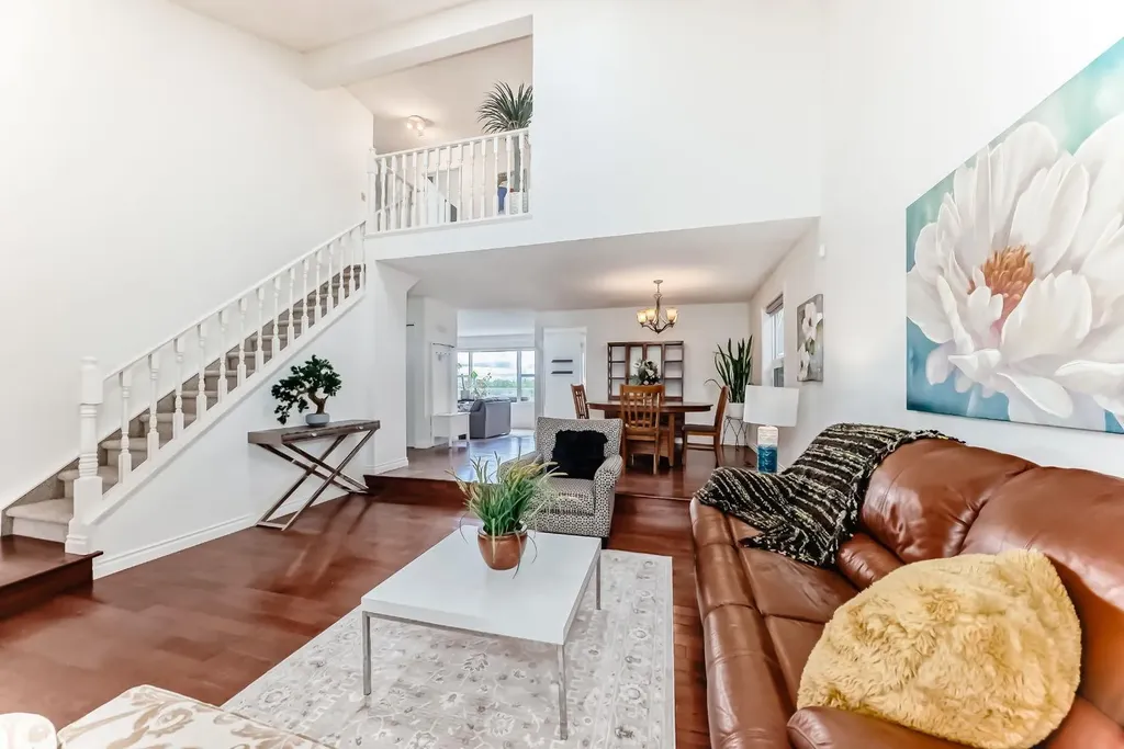 15 Hawkcliff Way NW Calgary AB T3G 2R8