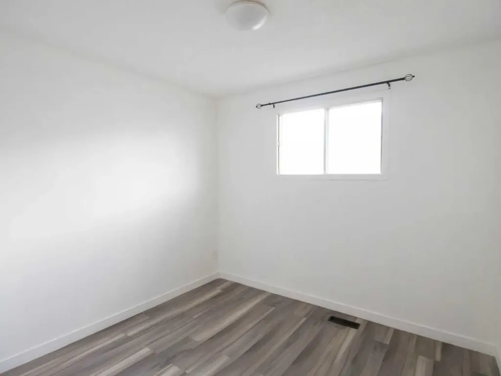 196 Fonda Drive SE Calgary AB T2A 6E6
