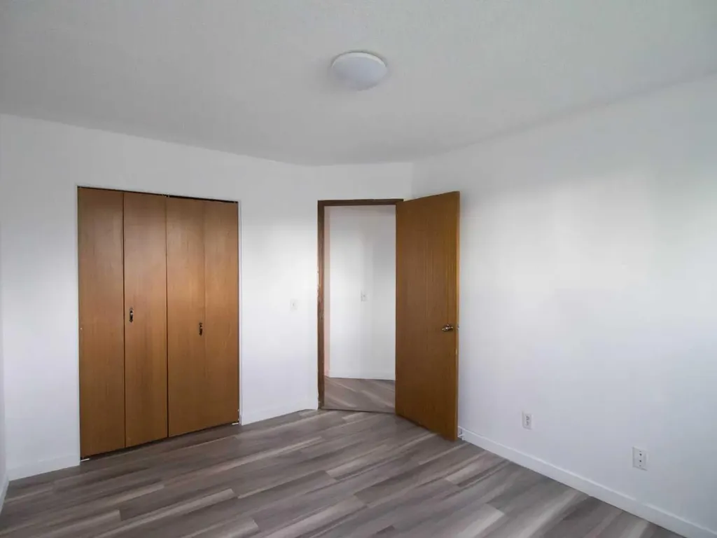 196 Fonda Drive SE Calgary AB T2A 6E6