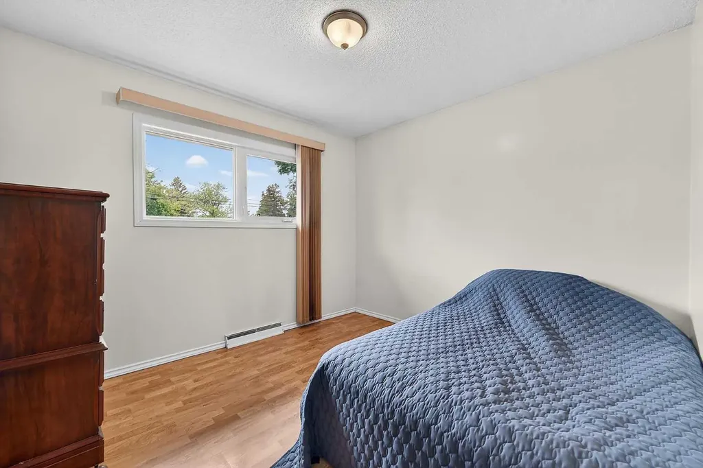 7435 25 Street SE Calgary AB T2C 1A3