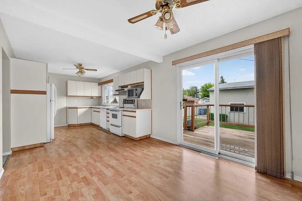 7435 25 Street SE Calgary AB T2C 1A3