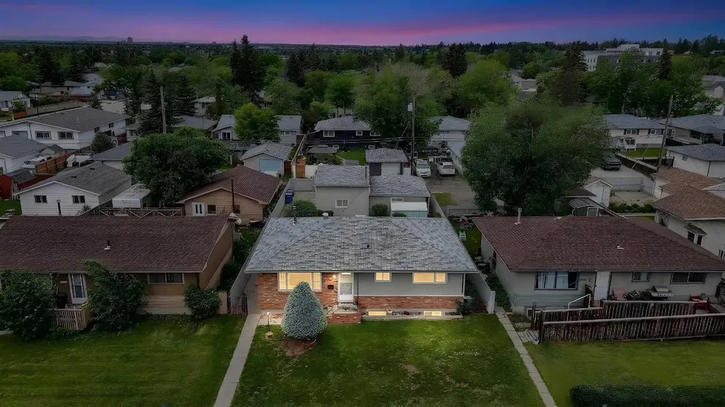 7435 25 Street SE Calgary AB T2C 1A3