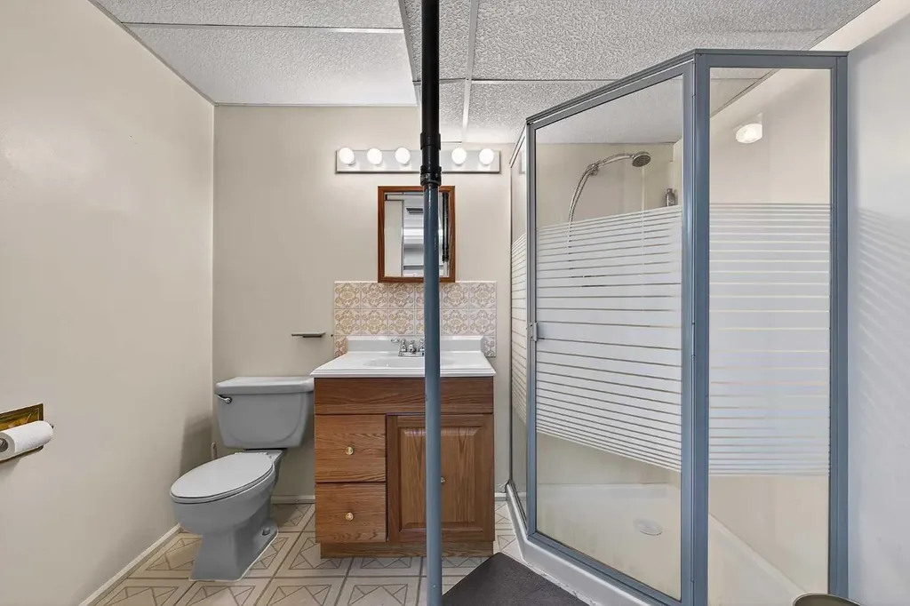 7435 25 Street SE Calgary AB T2C 1A3