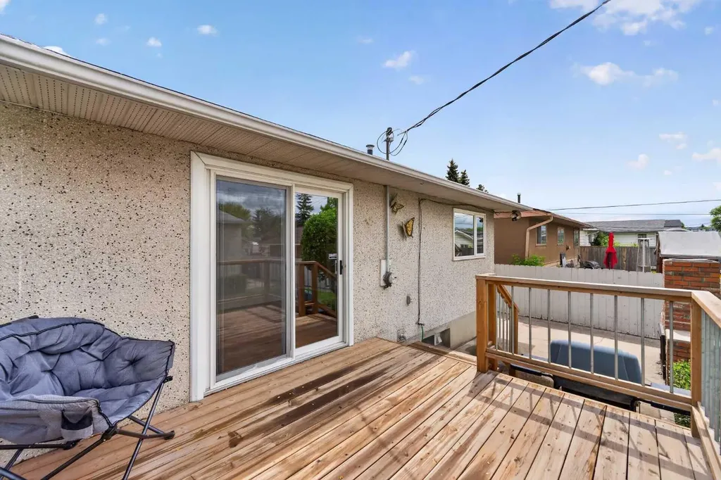 7435 25 Street SE Calgary AB T2C 1A3