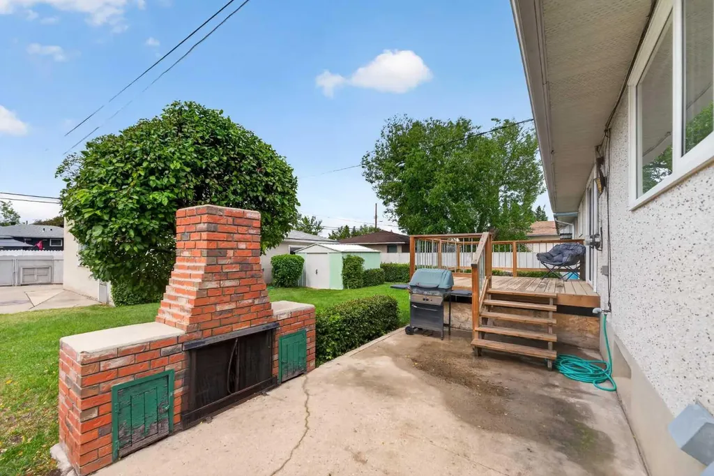 7435 25 Street SE Calgary AB T2C 1A3
