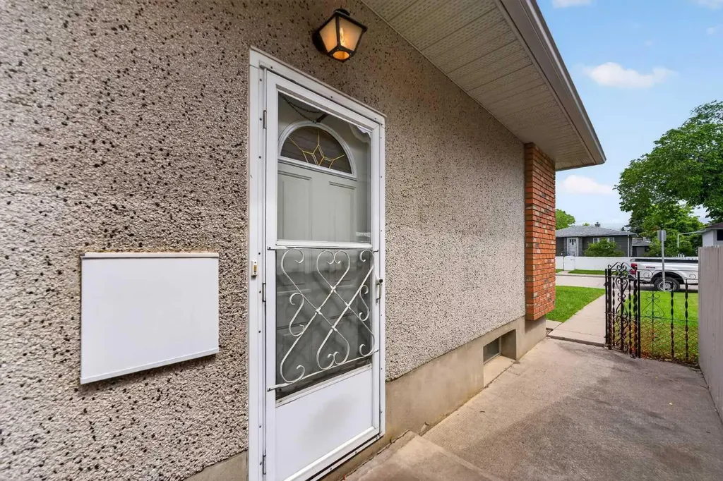 7435 25 Street SE Calgary AB T2C 1A3