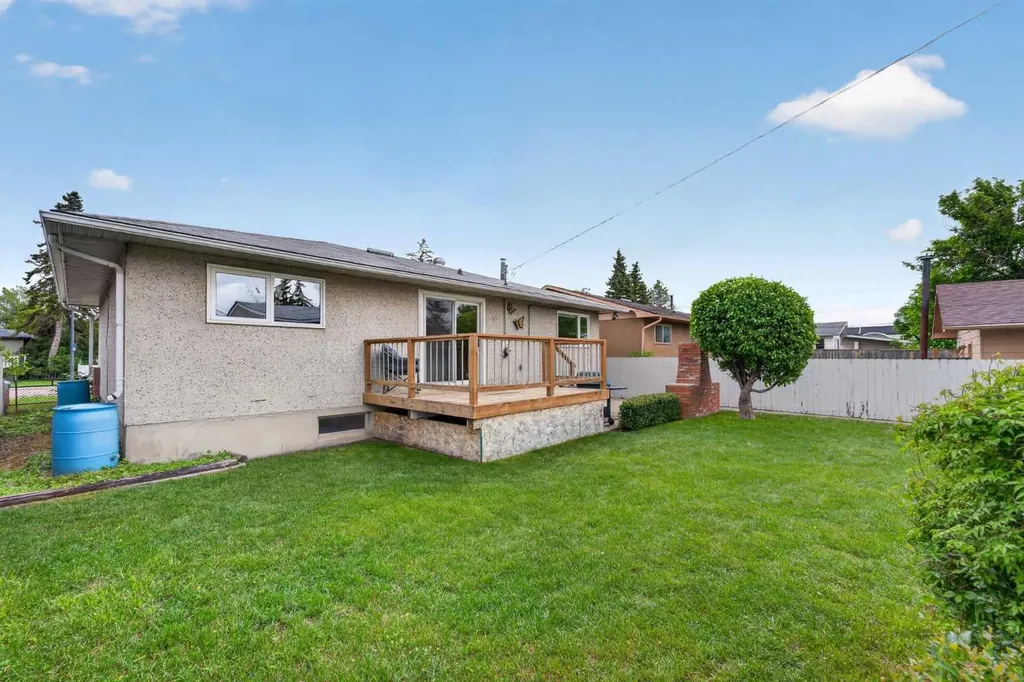 7435 25 Street SE Calgary AB T2C 1A3
