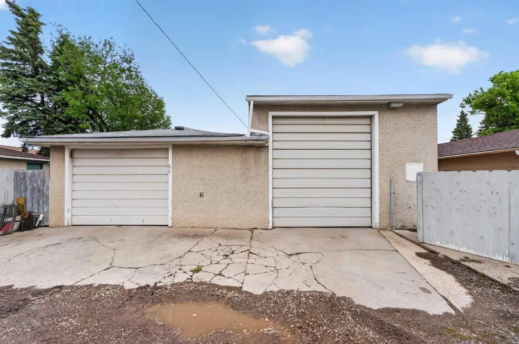 7435 25 Street SE Calgary AB T2C 1A3