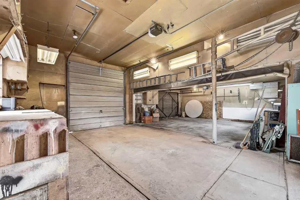 7435 25 Street SE Calgary AB T2C 1A3