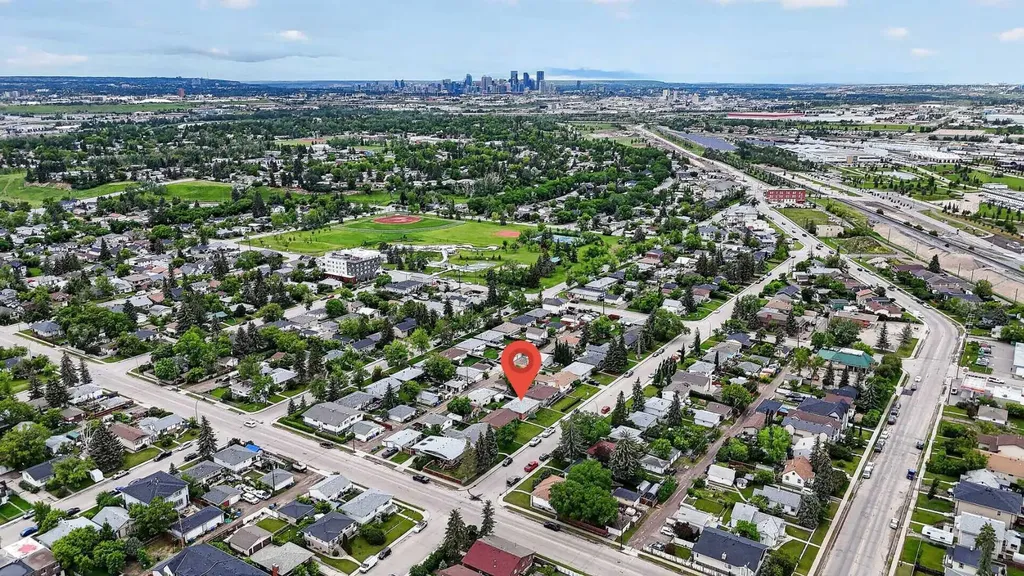 7435 25 Street SE Calgary AB T2C 1A3