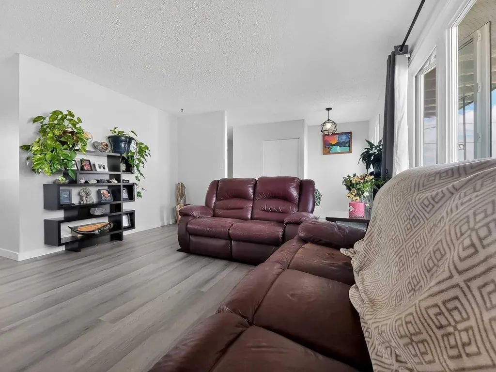 9704 94 Avenue Wembley AB T0H 3S0