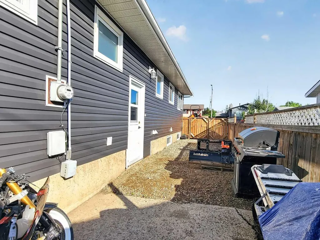 9704 94 Avenue Wembley AB T0H 3S0