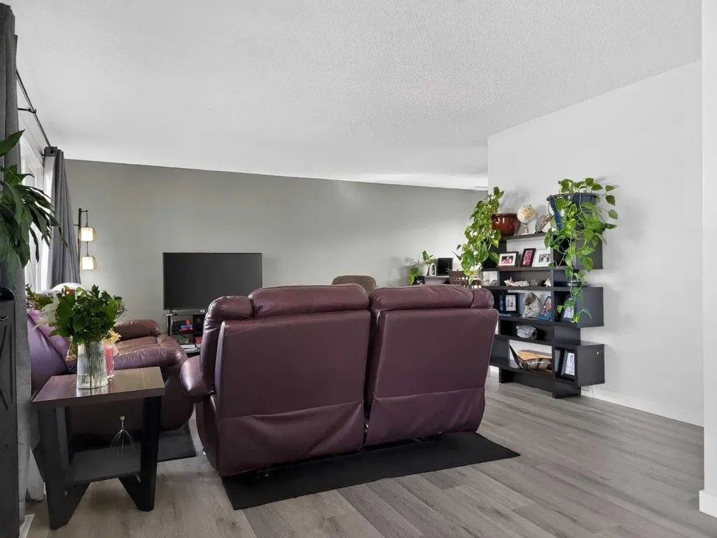 9704 94 Avenue Wembley AB T0H 3S0