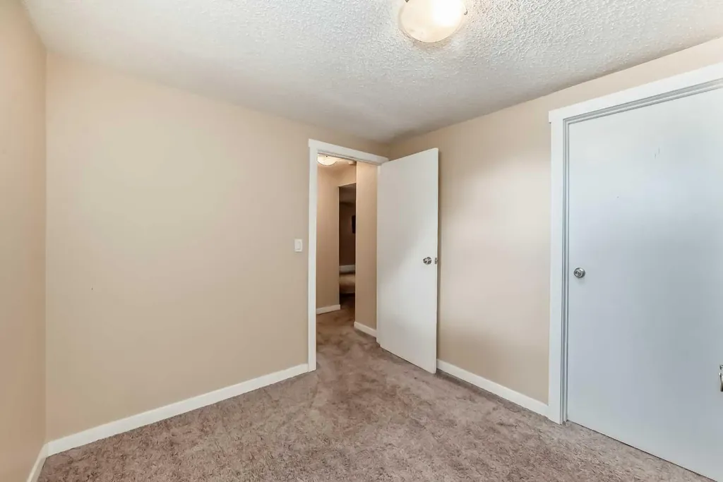 6607 Malvern Road NE Calgary AB T2A 5C3