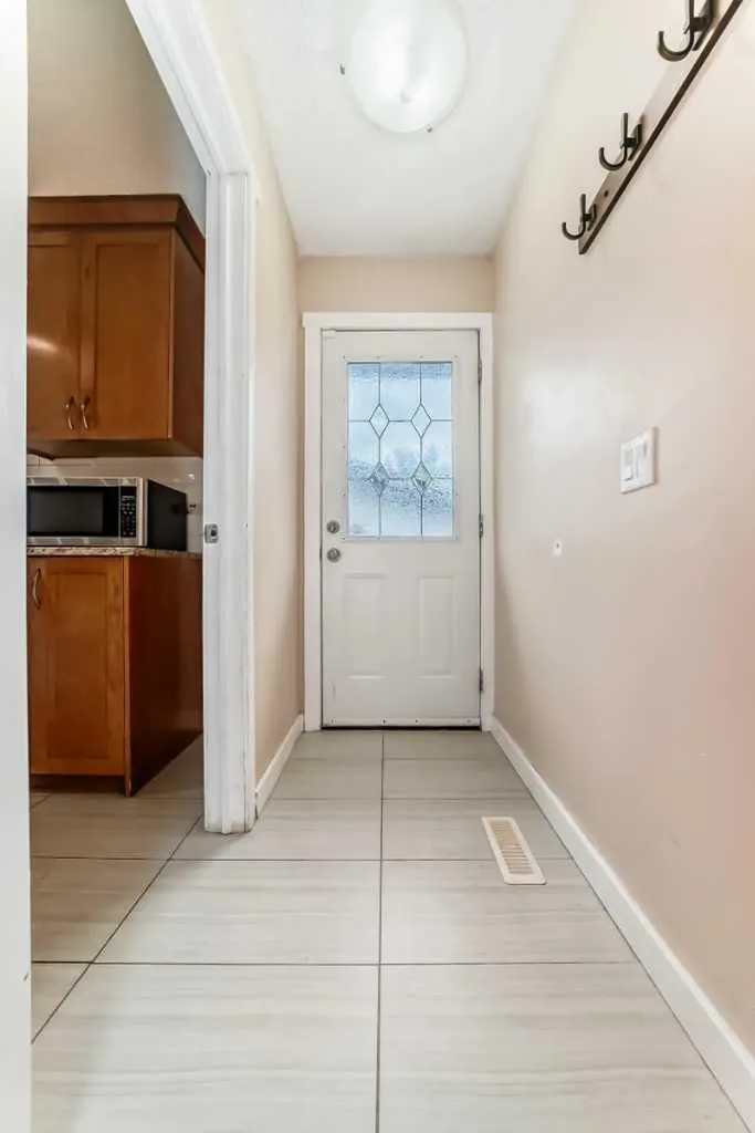 6607 Malvern Road NE Calgary AB T2A 5C3