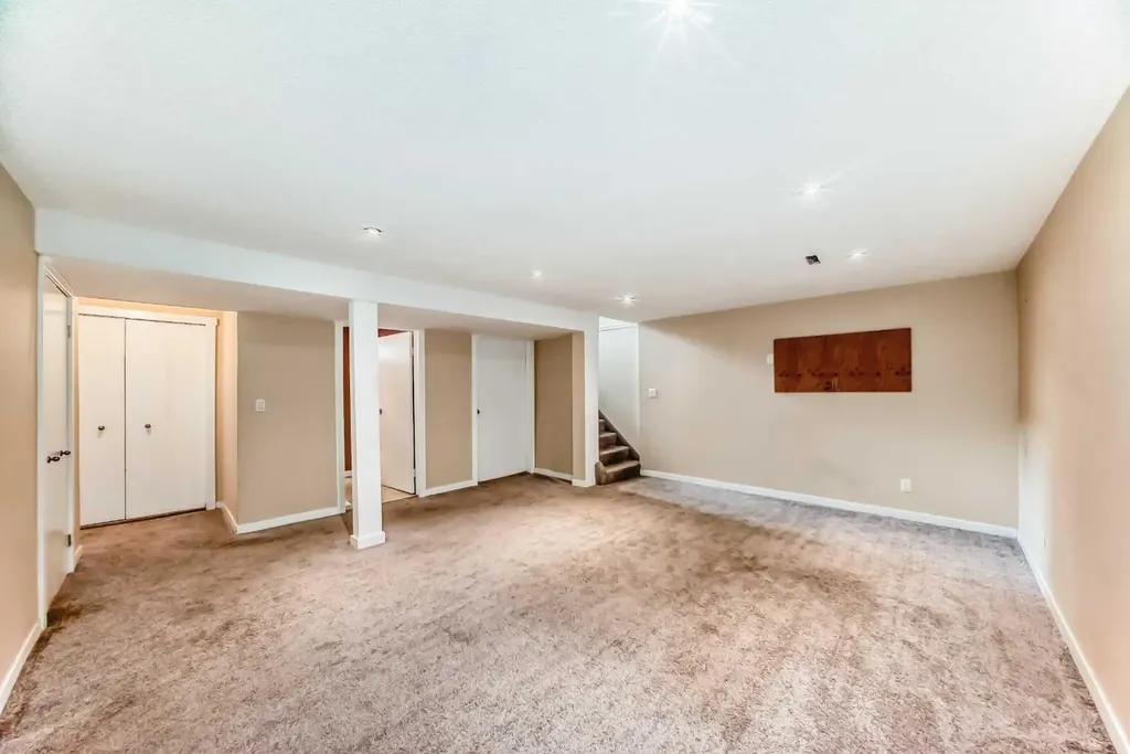 6607 Malvern Road NE Calgary AB T2A 5C3