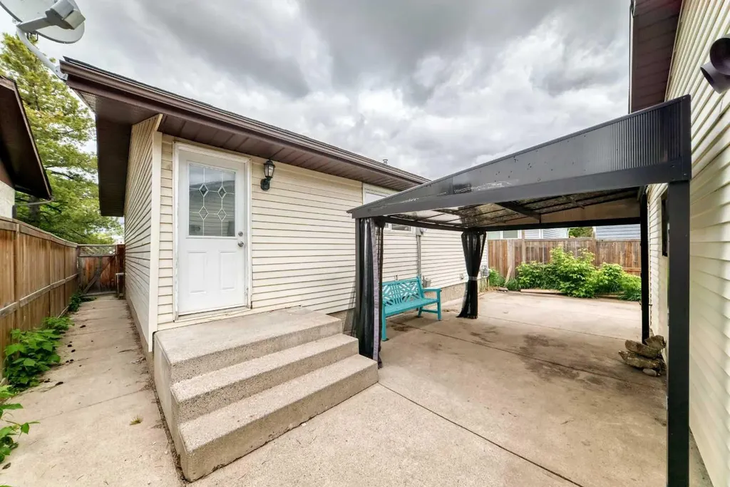 6607 Malvern Road NE Calgary AB T2A 5C3