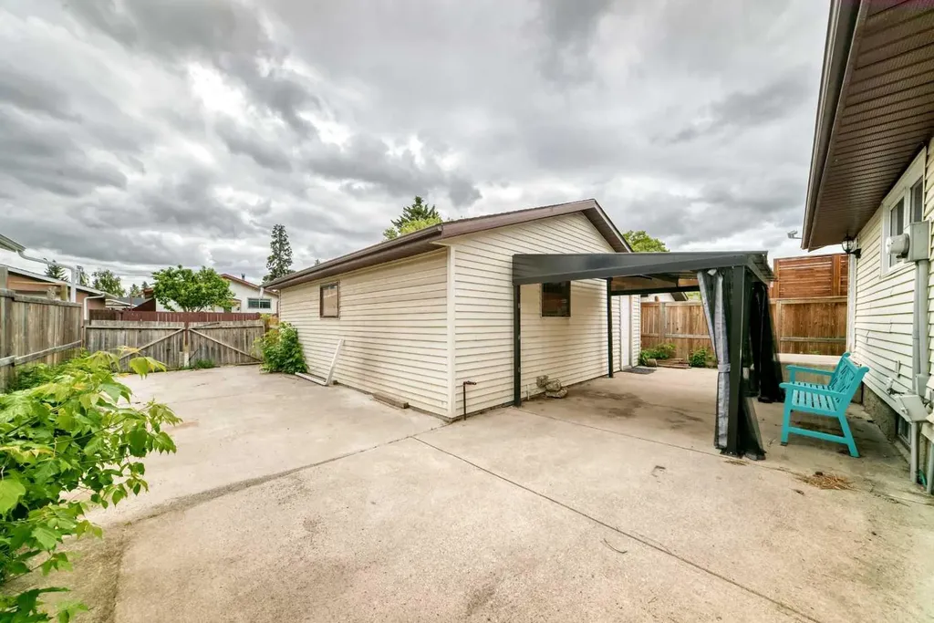 6607 Malvern Road NE Calgary AB T2A 5C3