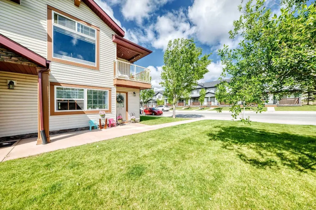 140 Panatella Landing NW Calgary AB T3K 0K8