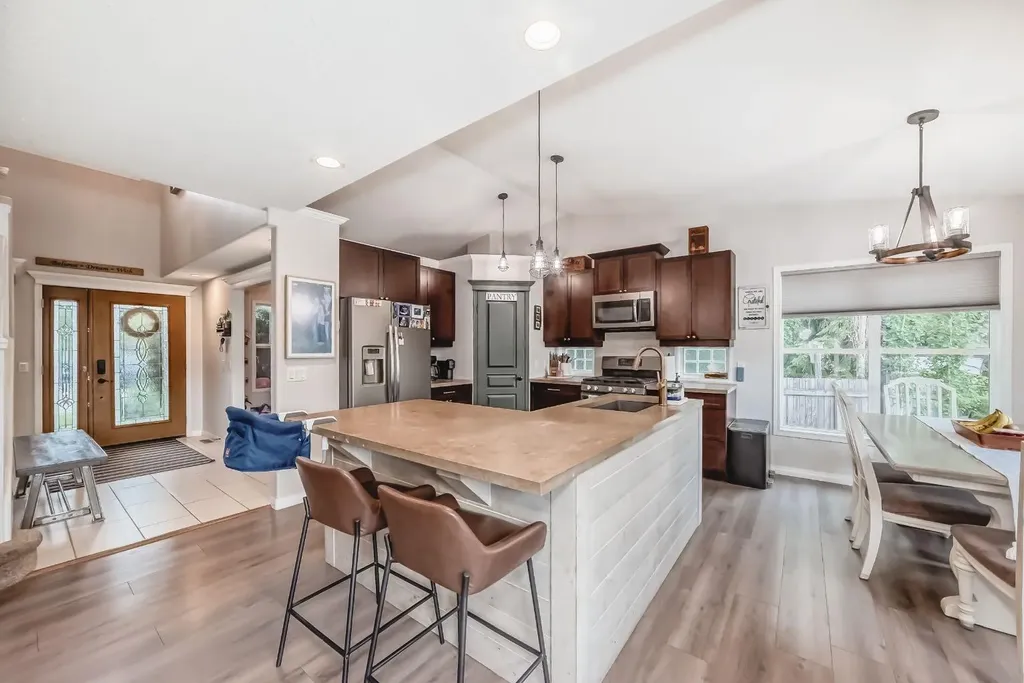 20 Madison Court Strathmore AB T1P1M5