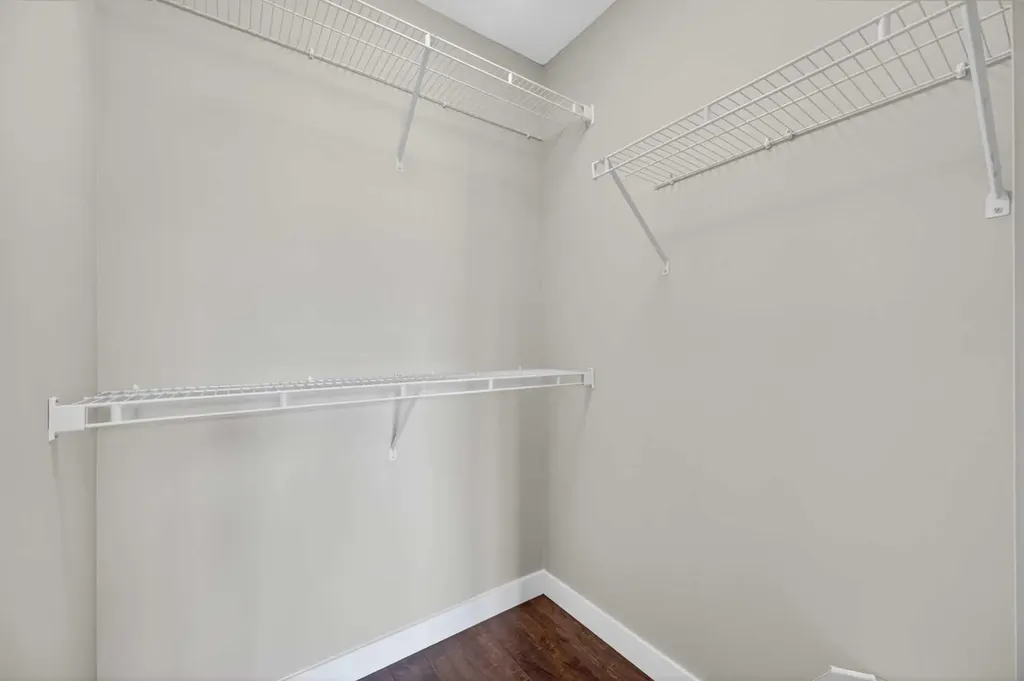 607 17 Avenue NW Calgary AB T2M 0N6