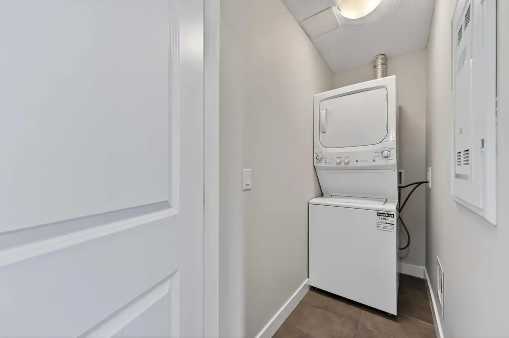 607 17 Avenue NW Calgary AB T2M 0N6