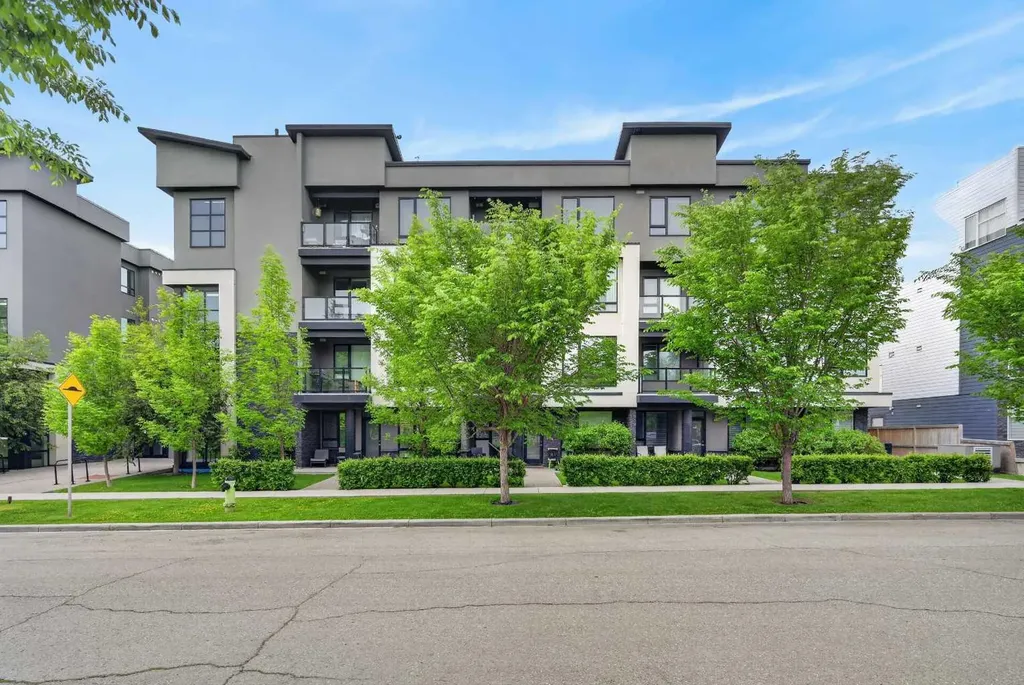 607 17 Avenue NW Calgary AB T2M 0N6