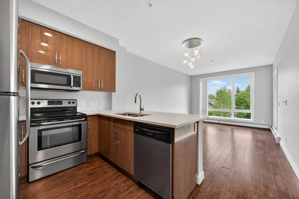 607 17 Avenue NW Calgary AB T2M 0N6