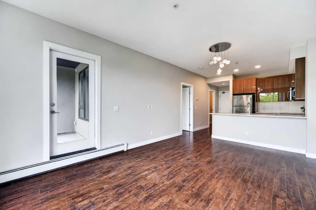 607 17 Avenue NW Calgary AB T2M 0N6