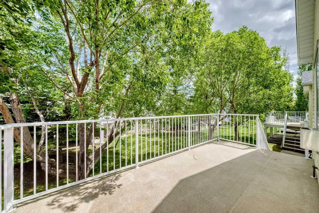 114 Tucker Circle Okotoks AB T1S 2J8