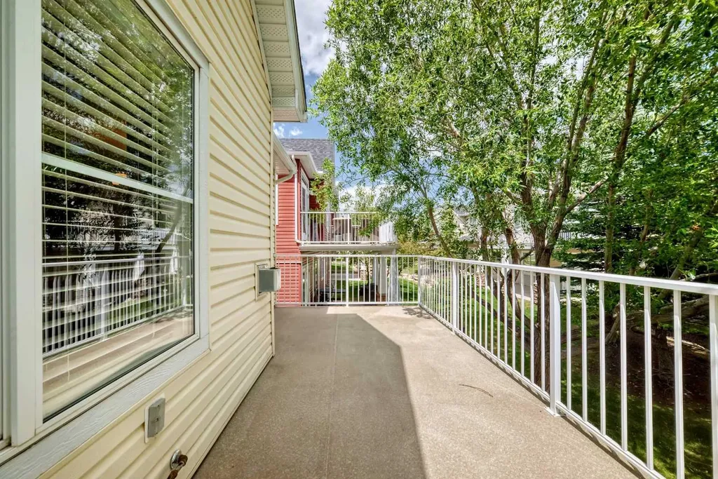 114 Tucker Circle Okotoks AB T1S 2J8