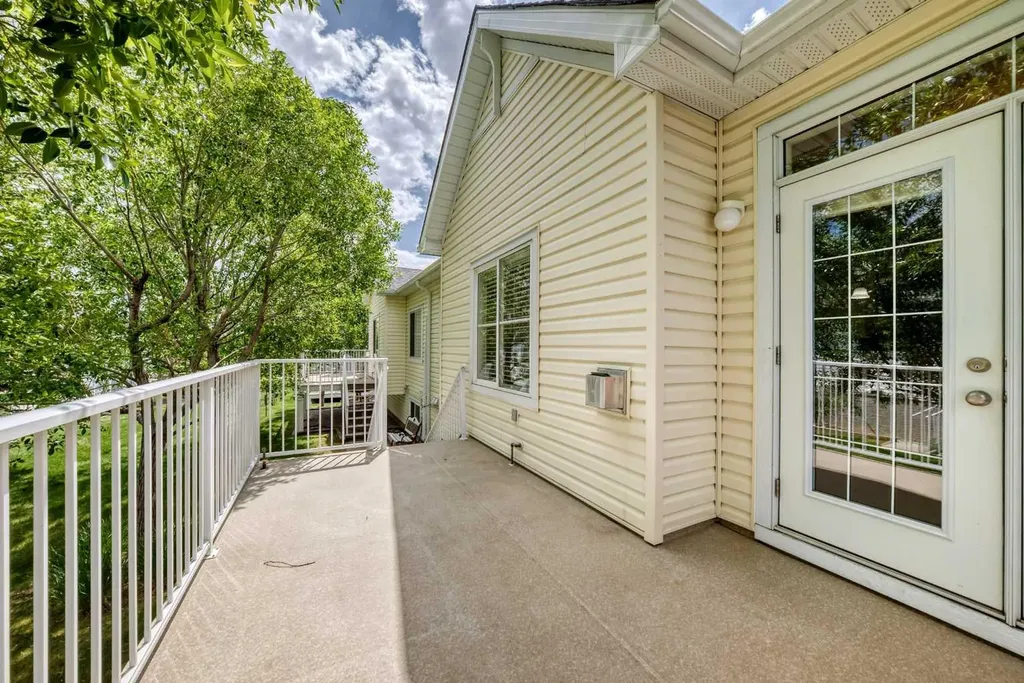 114 Tucker Circle Okotoks AB T1S 2J8