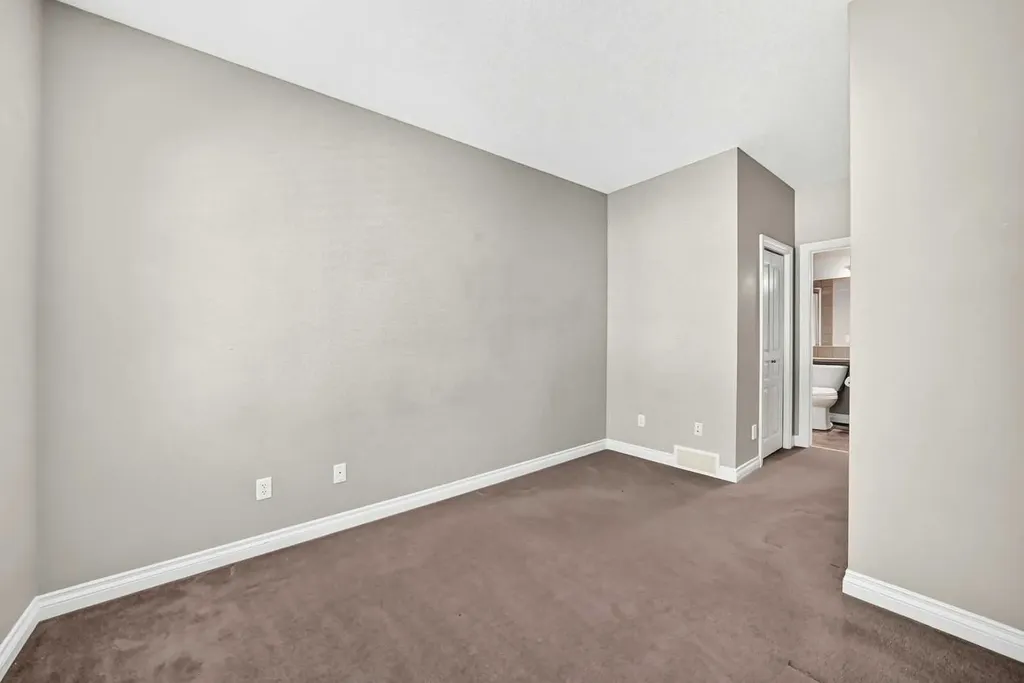 114 Tucker Circle Okotoks AB T1S 2J8