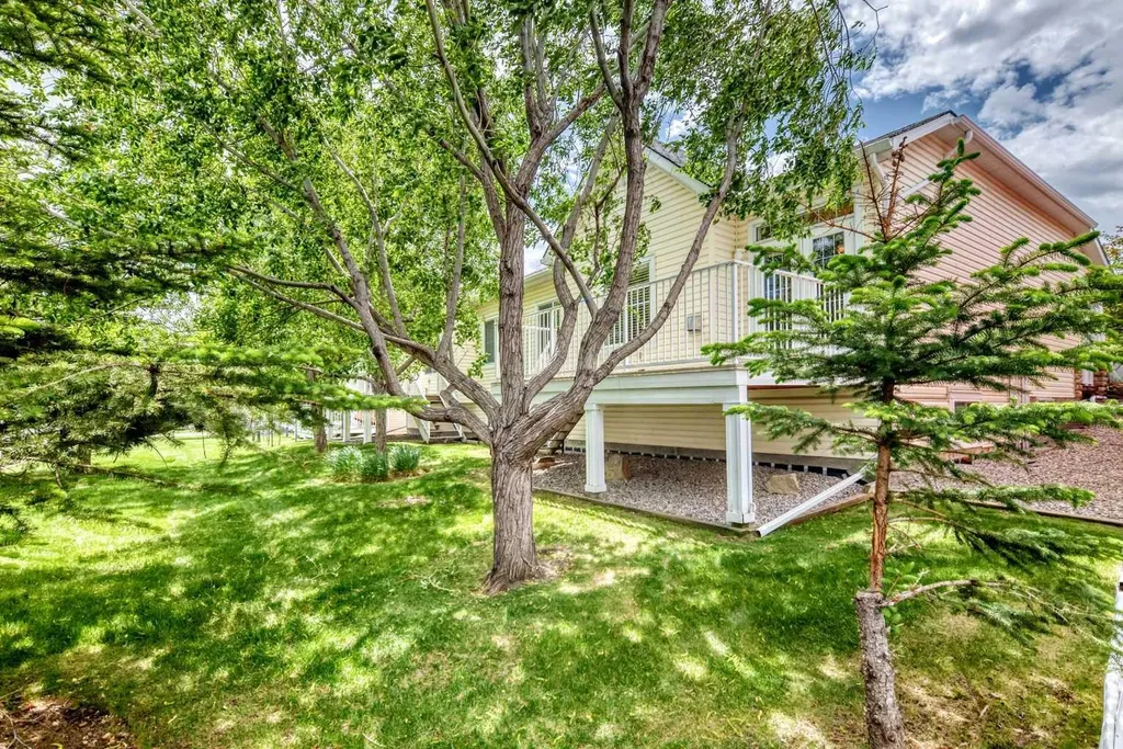 114 Tucker Circle Okotoks AB T1S 2J8