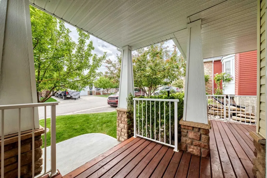 114 Tucker Circle Okotoks AB T1S 2J8