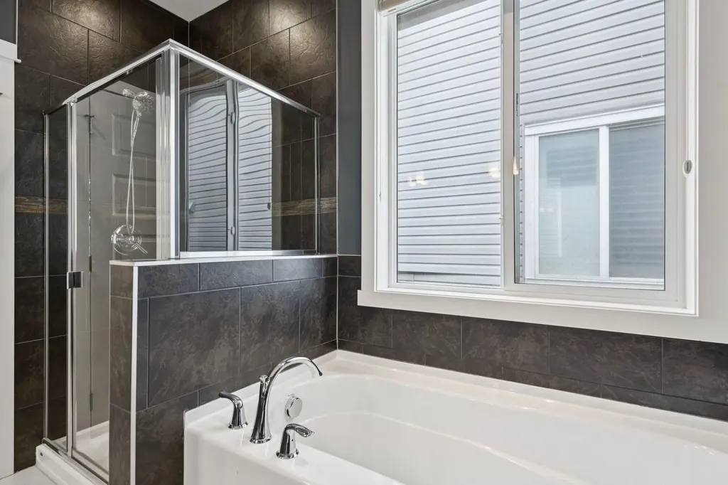 902 Williamstown Boulevard NW Airdrie AB T4B 0S8