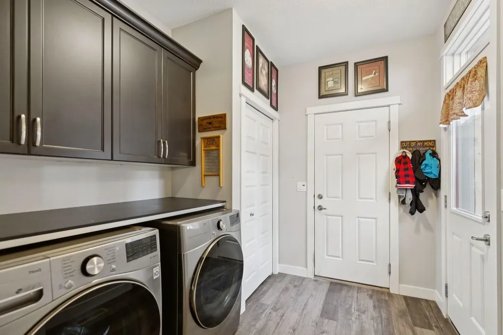 902 Williamstown Boulevard NW Airdrie AB T4B 0S8