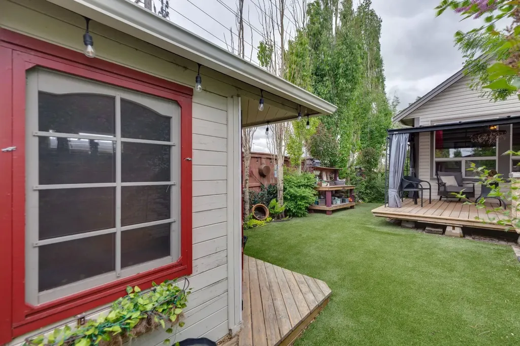 902 Williamstown Boulevard NW Airdrie AB T4B 0S8