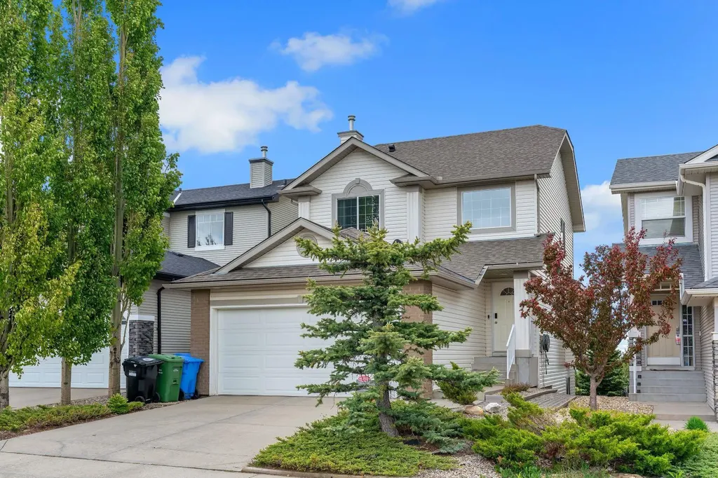 208 Royal Birch Circle NW Calgary AB T3G 5L4