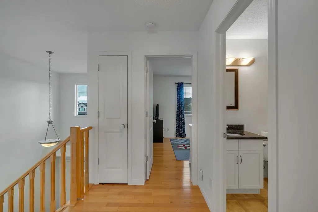 208 Royal Birch Circle NW Calgary AB T3G 5L4