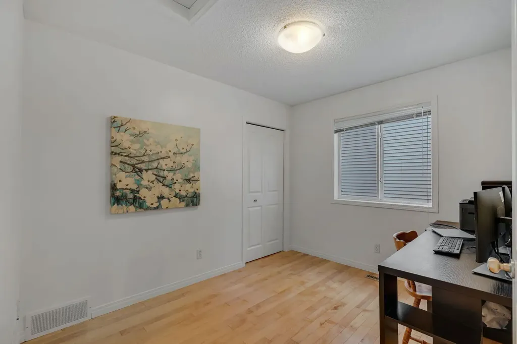 208 Royal Birch Circle NW Calgary AB T3G 5L4