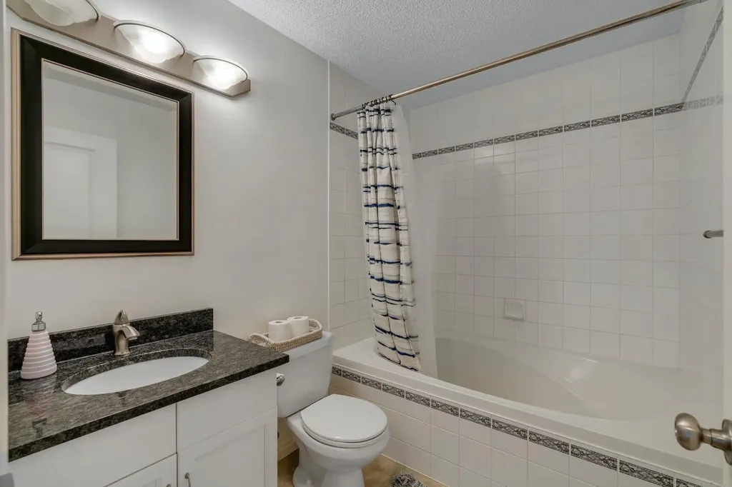 208 Royal Birch Circle NW Calgary AB T3G 5L4