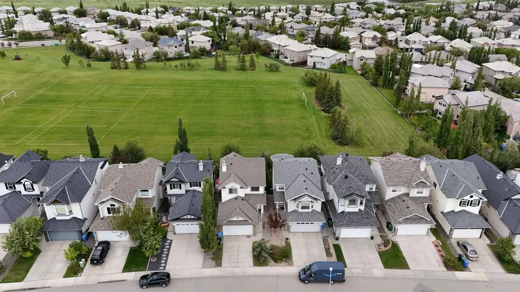 208 Royal Birch Circle NW Calgary AB T3G 5L4