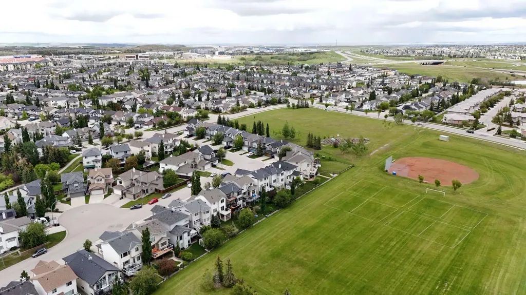 208 Royal Birch Circle NW Calgary AB T3G 5L4