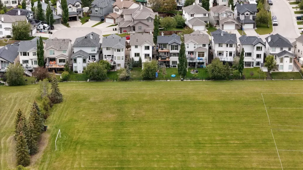 208 Royal Birch Circle NW Calgary AB T3G 5L4