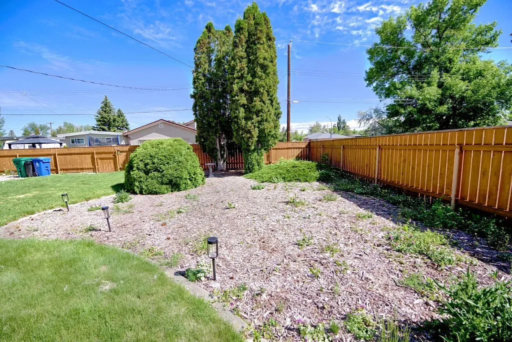 1306 29 Street S Lethbridge AB T1K 2X3