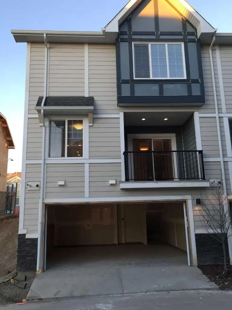 972 Nolan Hill Boulevard NW Calgary AB T3R 0Z7